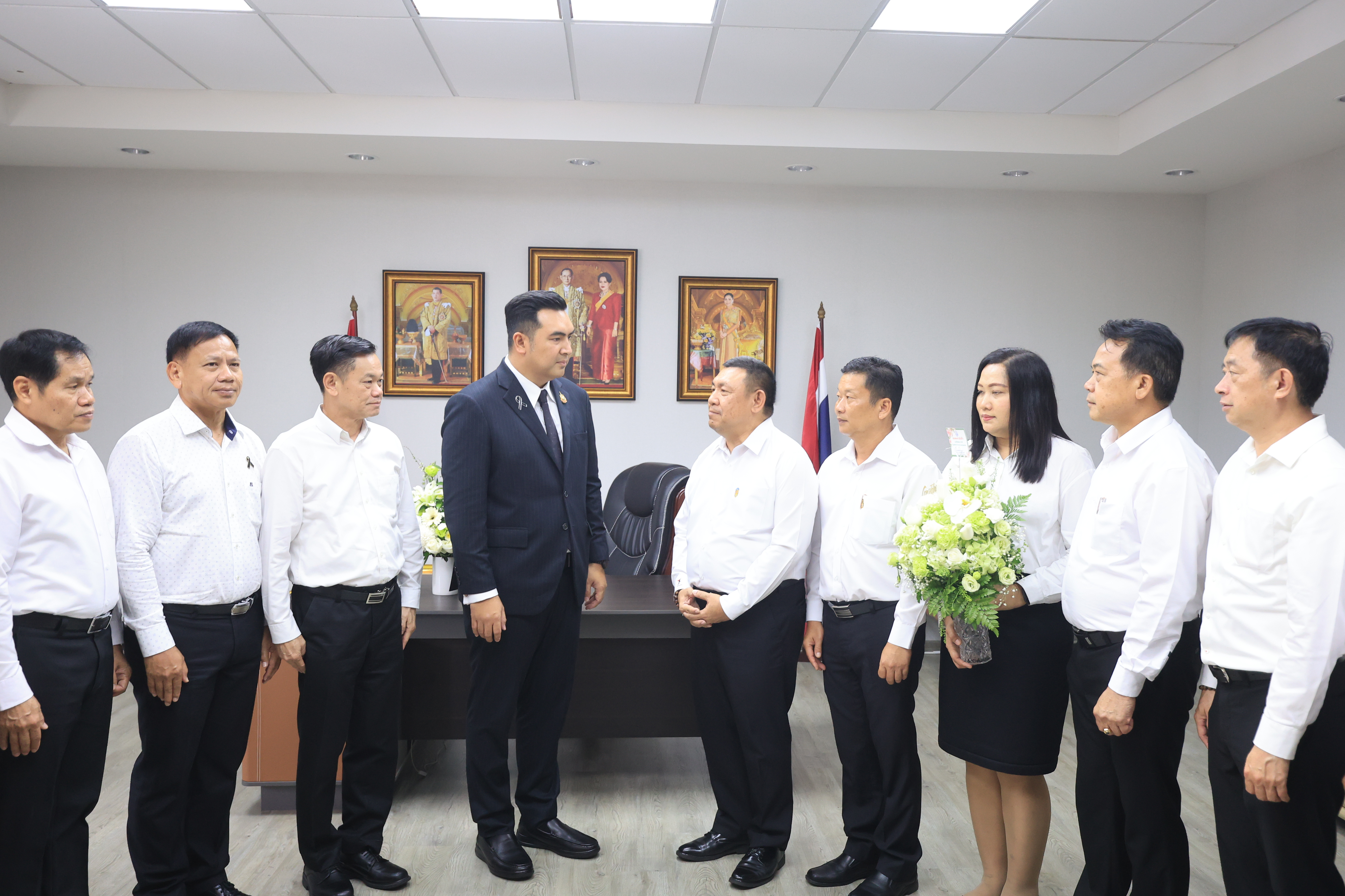 title - คณะผู้บริหาร ส.ป.ก. ร่วมแสดงความยินดีในโอกาสเข้ารับตำแหน่งของรัฐมนตรีว่าการกระทรวงเกษตรและสหกรณ์ และรัฐมนตรีช่วยว่าการกระทรวงเกษตรและสหกรณ์ 